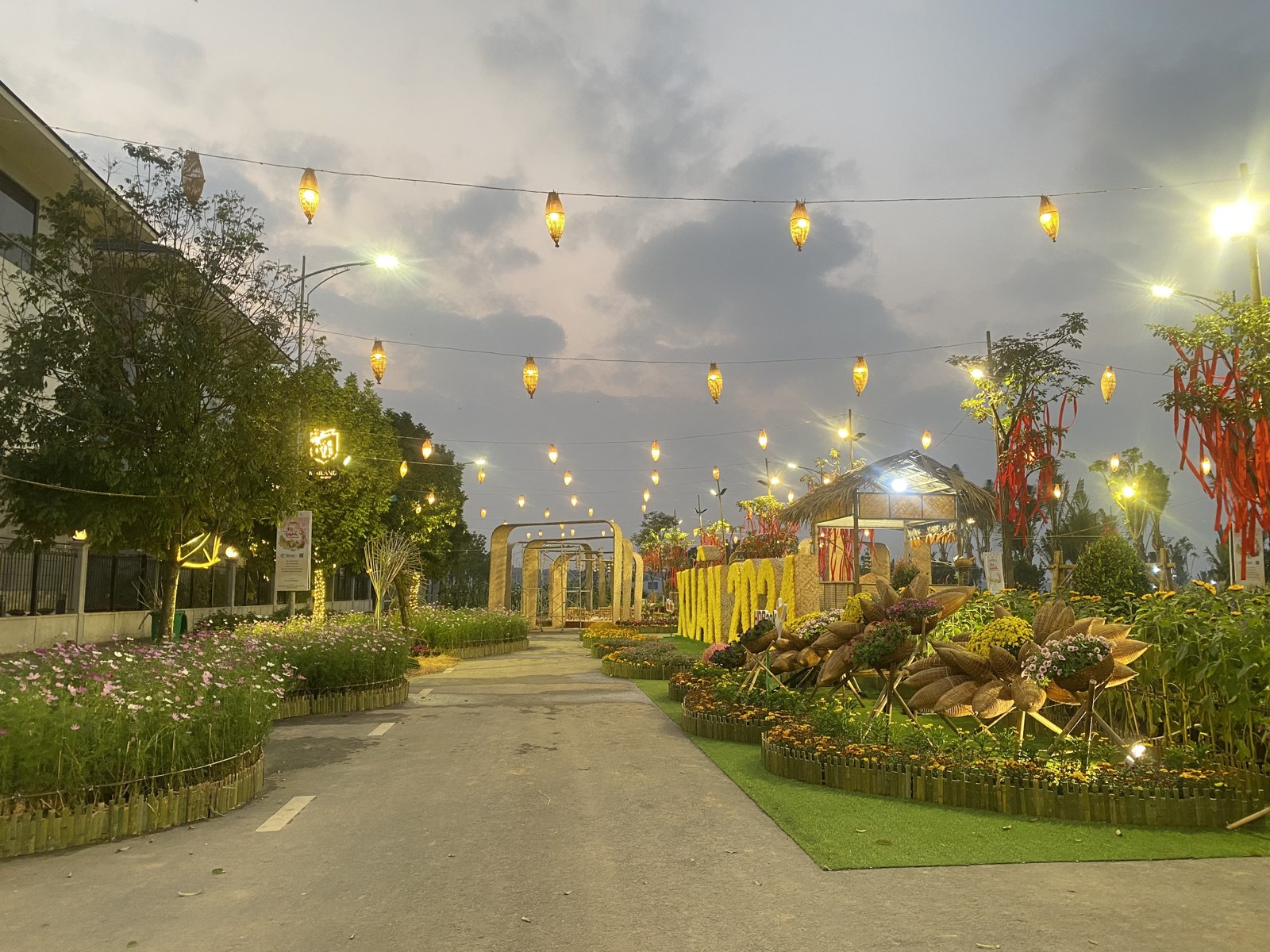 Cung cấp và bố trí hoa Home Hanoi Xuân 2024 tại Mailand