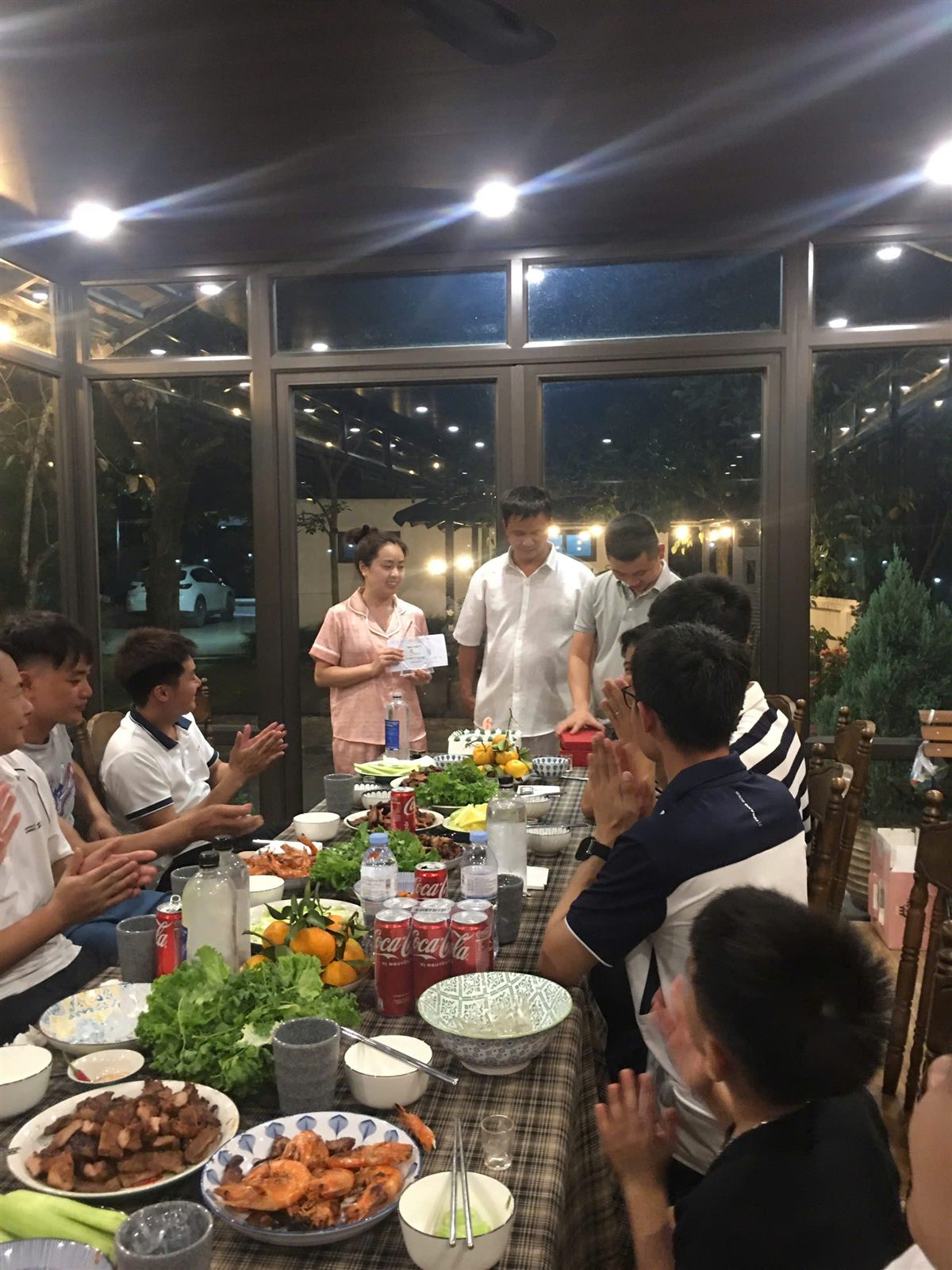 Các thành viên gặp mặt kỷ niệm 6 năm Trung Kiên Landscape tại villa ở Yên Bài, Ba Vì