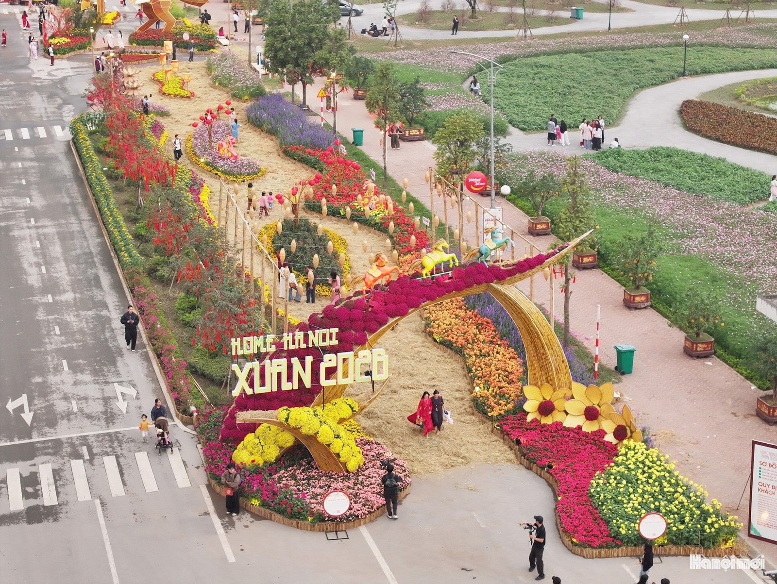 Tổng thể đường hoa sau sắp đặt