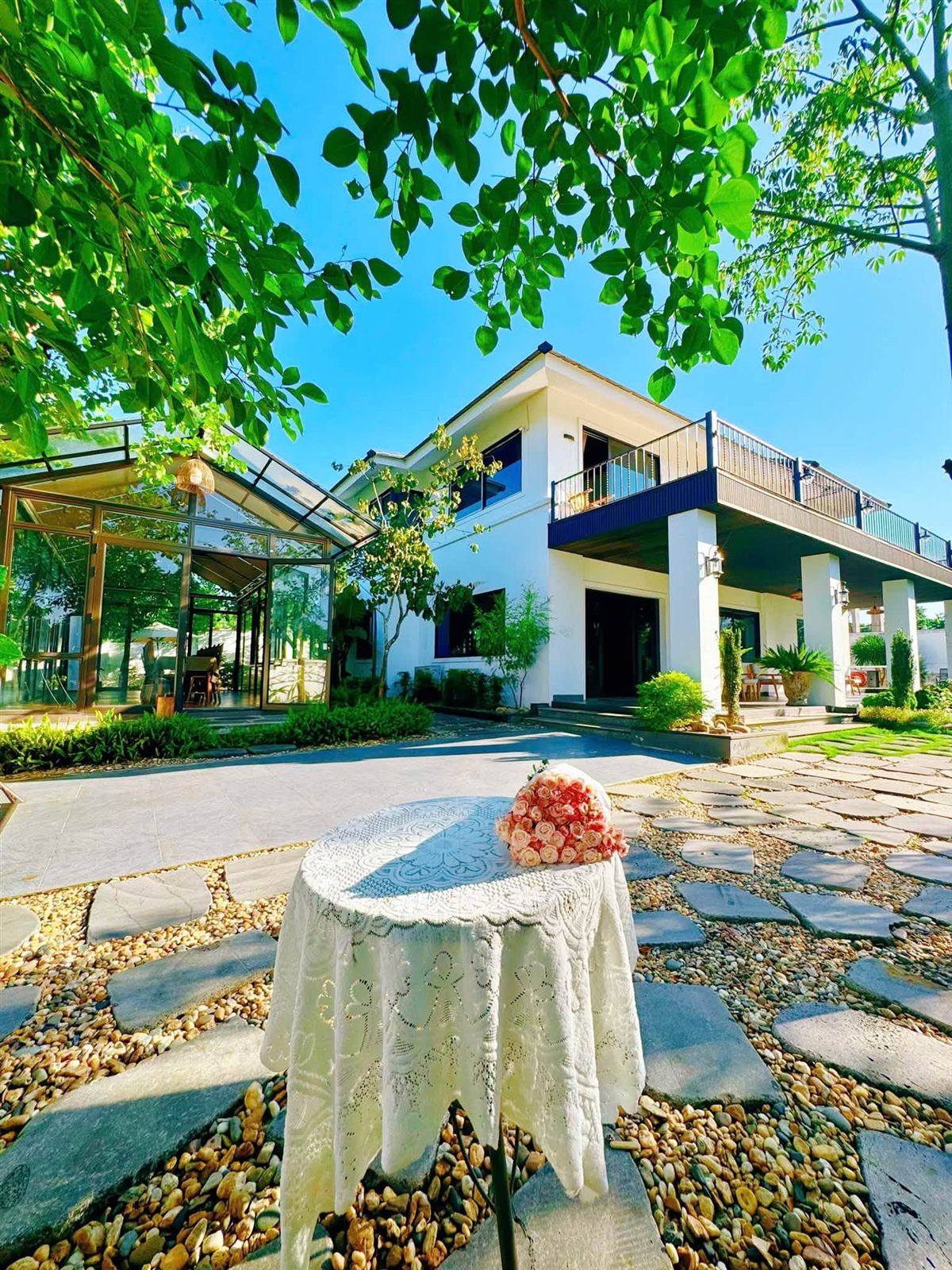 Villa giữa không gian cây xanh tại Yên Bài, Ba Vì, nơi tổ chức kỷ niệm 6 năm Trung Kiên