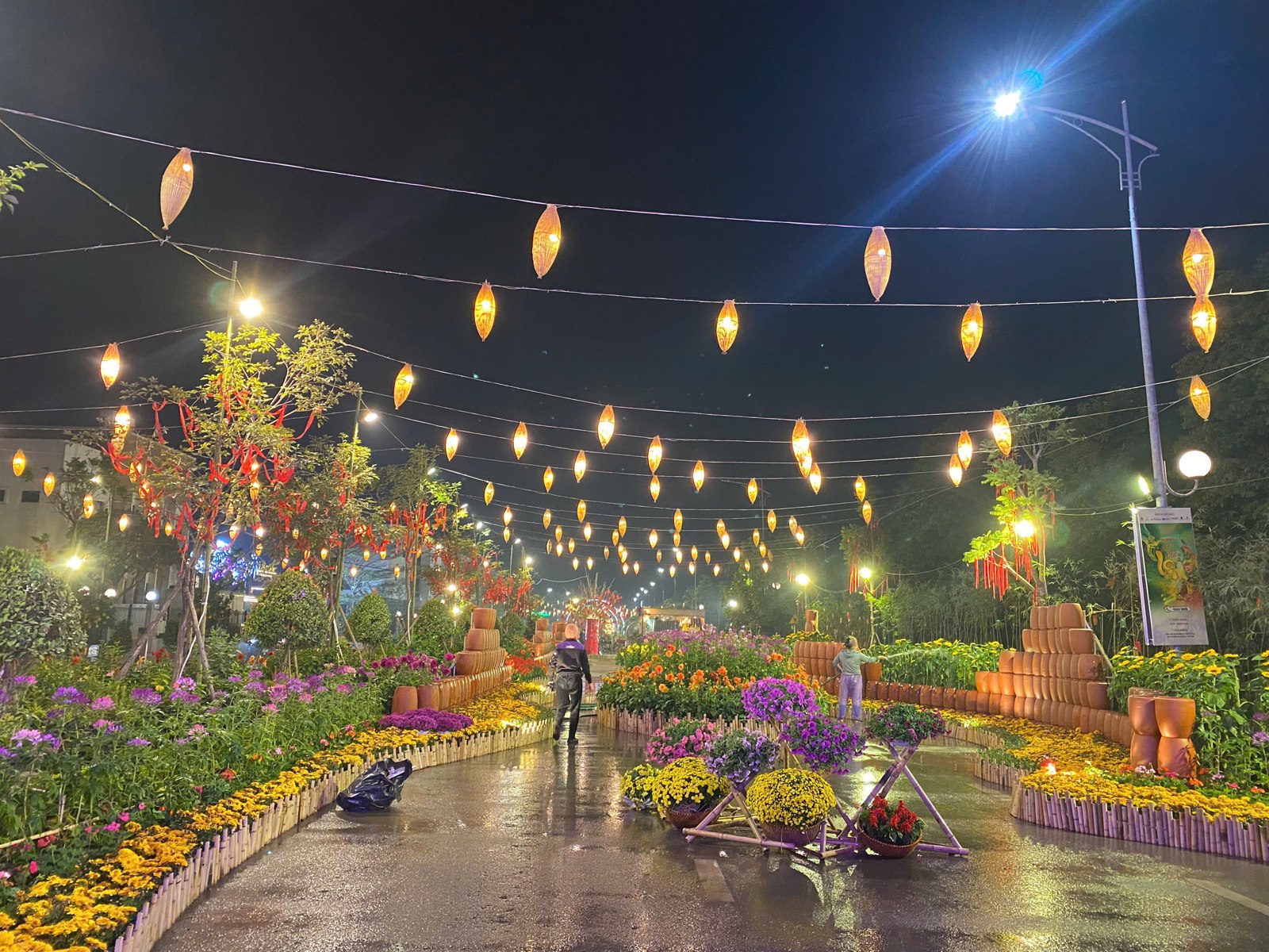 Thi công hoa trang trí Home Hanoi Xuân 2025 tại Mailand Hanoi City